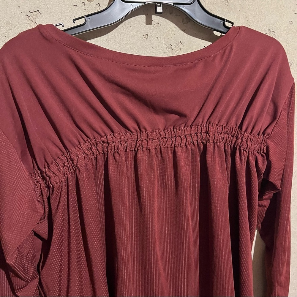 Fabletics Cashel Long Sleeve Cinched Back Top Shirt Women’s Size L Red Maroon - Picture 5 of 6